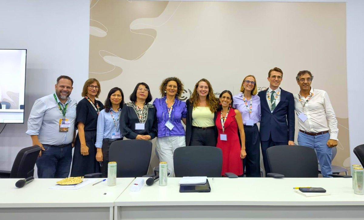 BiovIntCIAT_eng's tweet image. At #COP30, we hosted two inspiring sessions with @MarceQuinteroT and @HuynhTh57193102, showcasing how 💰 finance, 👩‍🌾 farmer leadership, 🔬 research, and 📚 policy innovation are driving real change for people and the planet.
👉 allbiociat.org/4oQ4Uyl