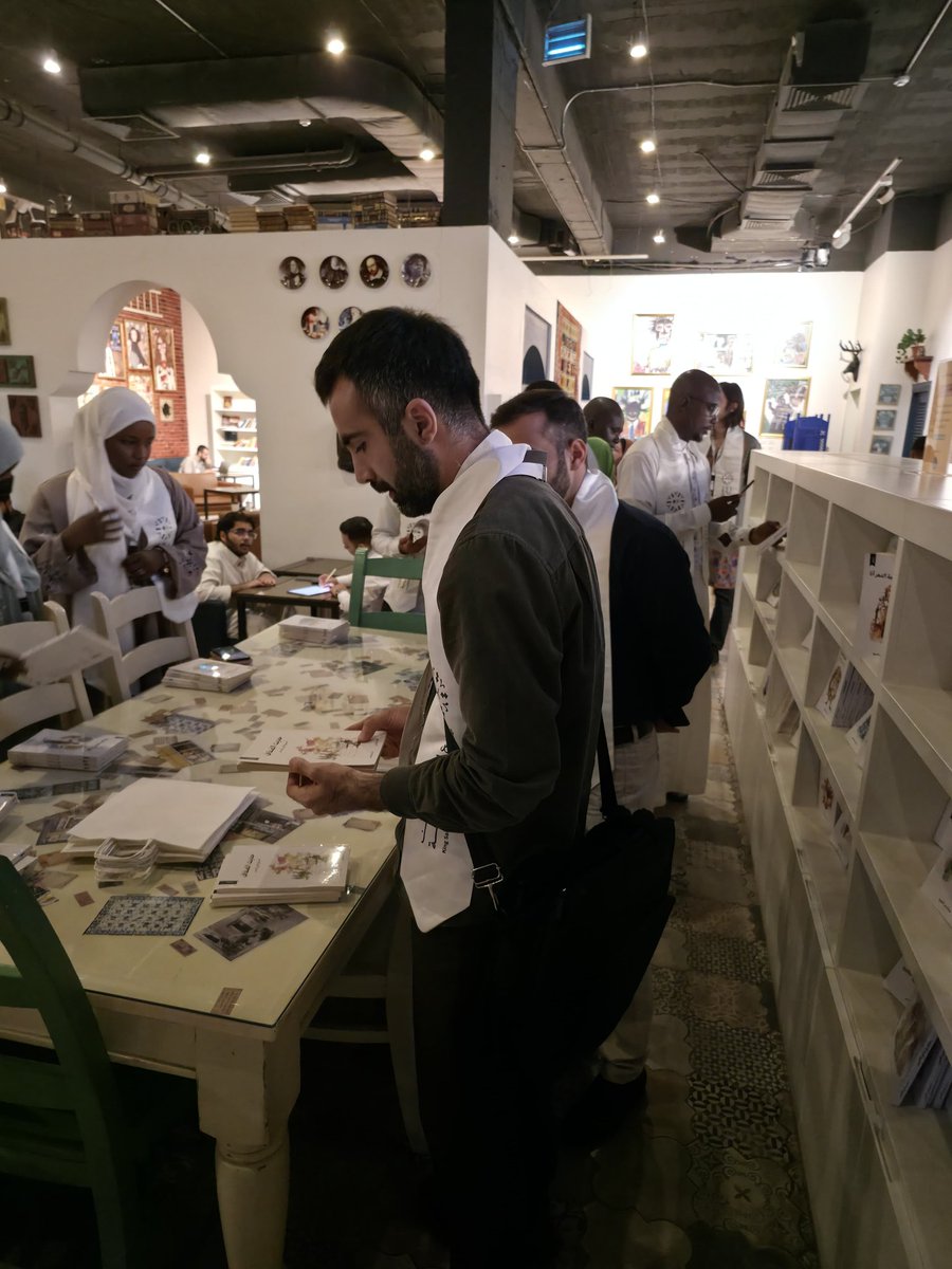 استكمالا لدورنا في أدب كمؤسسة ثقافية رائدة استضاف مقهى أدب <a href="/adab_cafe/">مقهى أدب</a> طلابا دوليين بالتعاون مع مجمع الملك سلمان العالمي للغة العربية ضمن برنامج الانغماس اللغوي. وشهدت الاستضافة تعريف الطلاب بالأدب السعودي ودوره الثقافي الفاعل، في ظل رؤية المملكة والتعرف على أهم الشخصيات الأدبية