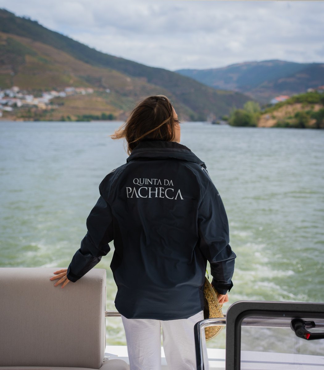 quintadapacheca's tweet photo. Aboard the Pacheca River, the Douro becomes your companion. 🛥️

Feel the breeze, see the terraced vineyards, and enjoy the peaceful silence of the river

📧 reservas@quintadapacheca.com
📞 +351 254 331 229

#quintadapacheca #pachecariver #douroriver #getaway #pachecagroup https://t.co/2MBEqfX6a1