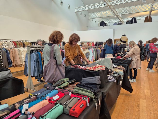 DiariDiscapCat's tweet photo. CIPO supera les expectatives amb 30.000 euros recaptats en la 20a edició del seu Outlet solidari #ECONOMIASOCIAL #CIPO #outletsolidari @ciposabadell @_dincat @econ_socialcat
https://t.co/Mv09g4jCe4 https://t.co/blS5qDQg28