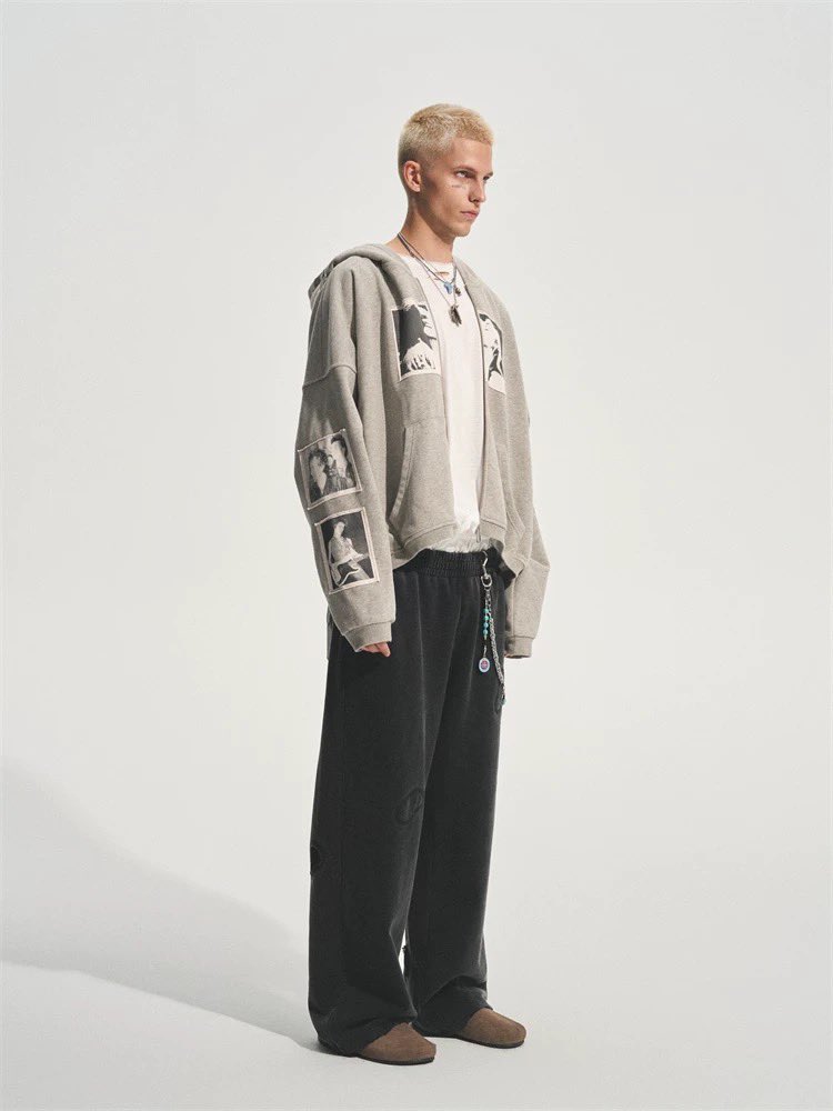 เค้าจะเปิดรับกดเสื้อฮู้ดของ bastrad ที่นิกิชอบใส่ มีเอนจีนสนใจม้ายคะกดจากออฟฟิเชี่ยลร้านเลยค่ะ #ตลาดนัดenhypen #ตลาดนัดเอนไฮเพน