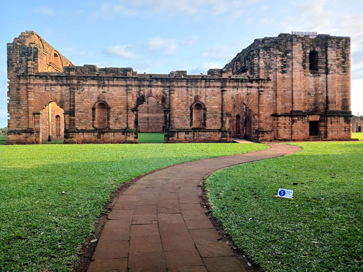 Etheria Magazine tweet media