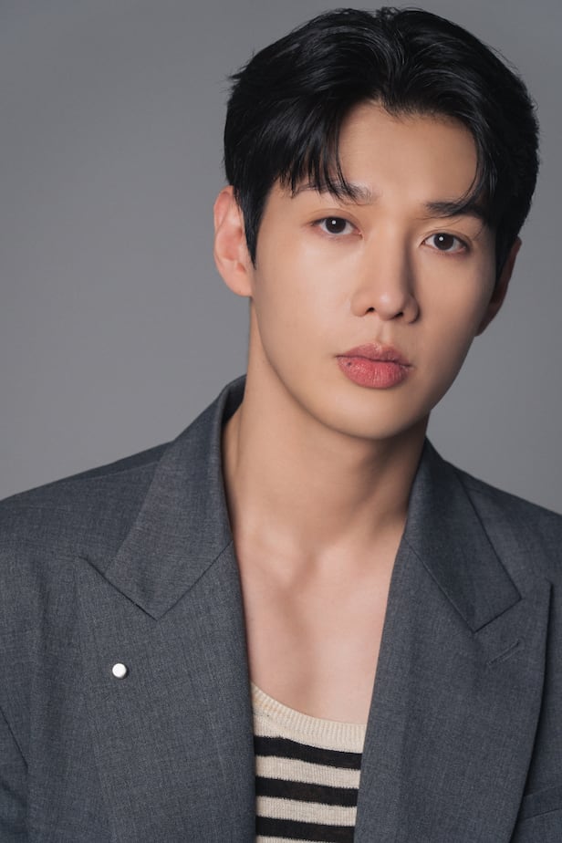 유현슥이 잘생겼다고 말하는 사람들...
취향 거참 확고하다 증맬