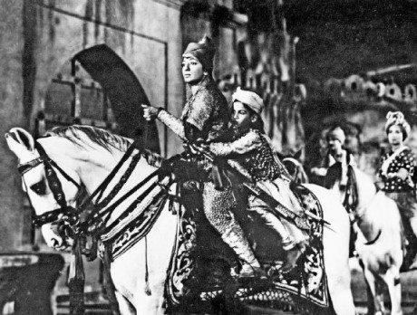 Foodie_Haya's tweet photo. Rani Lakshmi Bai (19th November 1828 - 17th June 1858), born in Varanasi and named Manikarnika - was the queen of the Maratha-ruled princely state of Jhansi and one of the greatest warrior and freedom fighter of India. 🇮🇳
#RaniLaxmiBai https://t.co/Mqc6gbPpK3