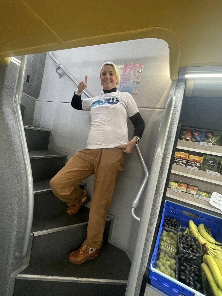 KeyCommunityNE's tweet image. 💙 Huge thanks to TSB volunteers! 💙 You packed Christmas parcels &amp;amp; sorted gifts for us helping families in South Tyneside! 💛🙌 #KeyCommunity #KeytoLife #Foodbank #KeyCommunityBus #SouthTyneside #CorporateVolunteering #CommunitySupport #ChristmasAppeal #TeamTSB #ThankYou