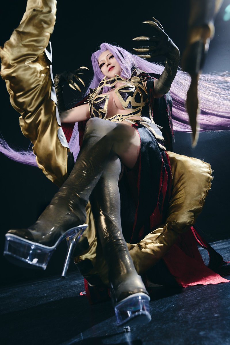 hiratakedarake's tweet photo. 【コスプレ】

　Fate/Grand Order 
　　-絶対魔獣戦線バビロニア-
                    ゴルゴーン

Photo by @ya_su0707
#R71115バビロニア併せ
#cosplay #FGO #なるめ氏のコスプレ史 https://t.co/oaDsRz8W6J