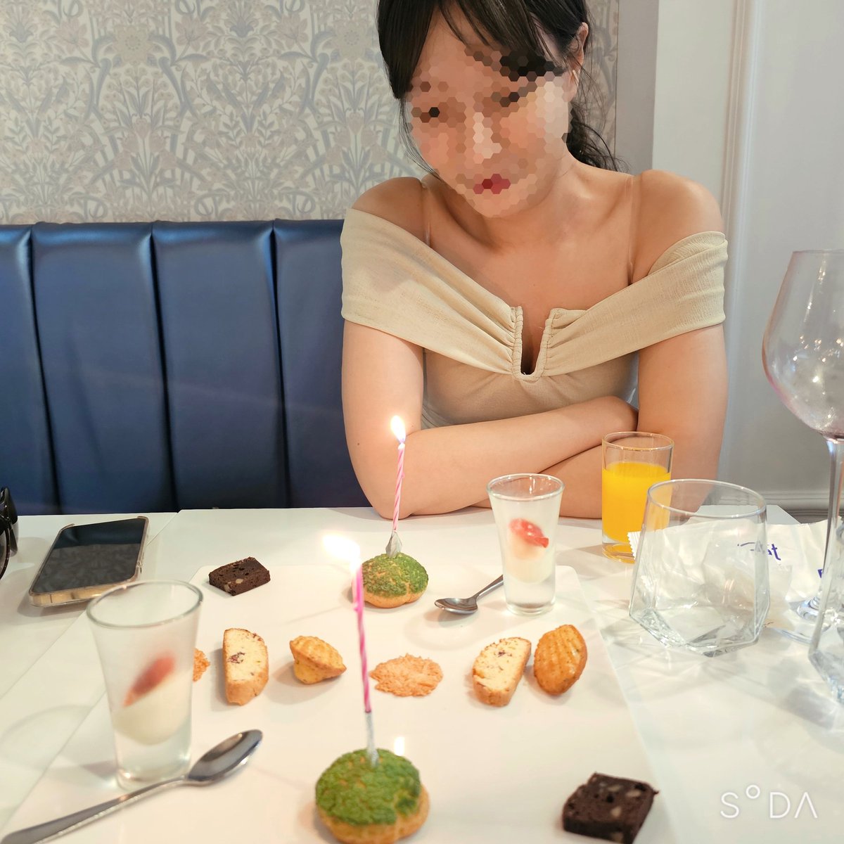 Frensh702's tweet image. 3주전 애 맡기고 단둘이 데이트
육아부부에겐 단 하루 데이트도 너무 행복했어요 재즈바도 가고 관클 가려고 했지만 체력과 시간 문제로 실패하고..
언제 다시 데이트가 가능할까요 ㅠㅠ
육아부부님을 우리 서로 소통해요!!
초보고 5단계입니다.
#육아부부 #부커 #인천