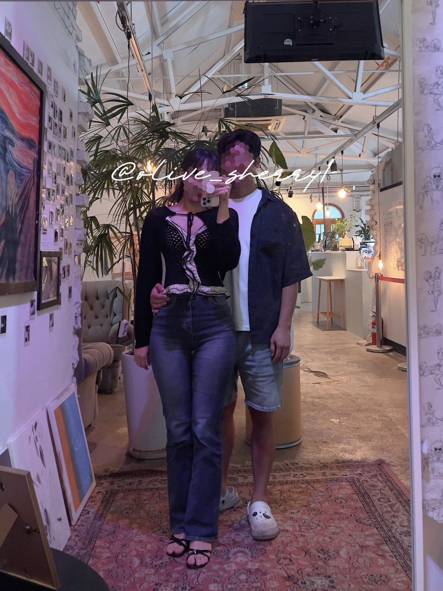 Frensh702's tweet image. 드디어 유명한 무즐라를!!
크록스는 이미 쉐리한테 많이 혼났어요 패션테러 죄송합니다
#무즐라 #라즐무 #육아부부 #패션테러리스트