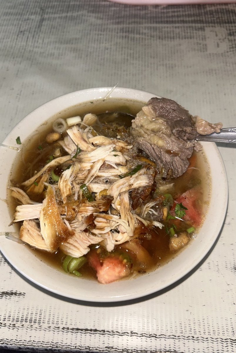 surealismu's tweet image. In this economy bubur komplit pake daging sapi cuma 12k…..one of the few things i love about living in rural area…