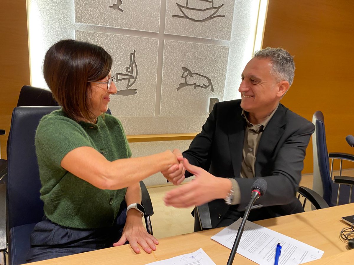 CCMC_MetgesCat's tweet image. 🌐El @CCMC_MetgesCat i @ConsellCol han unit esforços per impulsar l’enfocament ‘Una sola salut’ a Catalunya amb la signatura d&apos;un conveni per treballar conjuntament davant reptes com les zoonosis i les resistències antimicrobianes.
ccmc.cat/ca/actualitat/…