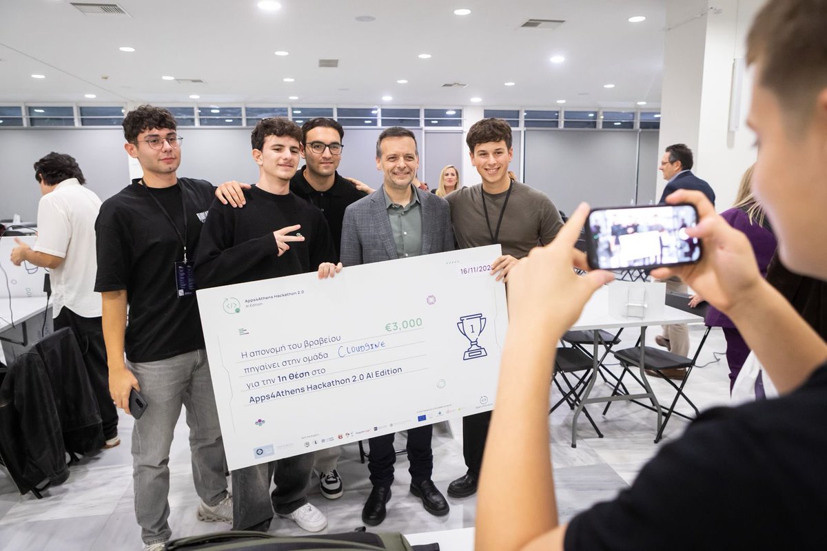 h_doukas's tweet photo. Apps4Athens Hackathon 2.0  

Οι νέοι στην πρώτη γραμμή για μια Αθήνα που Αλλάζει! 

Για 48 ώρες το Σεράφειο μετατράπηκε σε Εργαστήρι Καινοτομίας! 

Μαθητές γυμνασίου και λυκείου, φοιτητές, startupers, ερευνητές και AI enthusiasts συνδύασαν δημιουργικότητα και τεχνολογική ενέργεια. 

Πάνω από 250 συμμετέχοντες και 40 ομάδες ανέπτυξαν λύσεις με πραγματικό αντίκτυπο στην καθημερινότητα της πόλης.

Οι ομάδες αξιοποίησαν ανοιχτά δεδομένα, εργαλεία AI και σύγχρονες πλατφόρμες, παρουσιάζοντας εφαρμογές για έξυπνες μετακινήσεις, ενεργειακή διαχείριση, τουρισμό, προσβασιμότητα και έξυπνες υποδομές.

Διακρίσεις:
🏆 Cloud9ine
🥈 Intellectiva
🥉 North South Alliance
🎖 Eco Maps & wAIsteflow

ℹ️ Περισσότερα:
Apps4Athens Hackathon: AI Edition