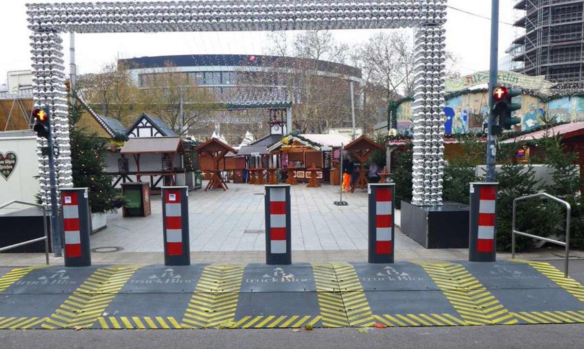 BGatesIsaPyscho's tweet image. Once upon a time entire Communities across Europe - would come together this time of year to celebrate the birth of Jesus &amp;amp; Christmas time.

Fast forward 20 Years and the word ‘Christmas’ is being banned, Christmas lights cancelled and where festivities remain ‘Diversity…