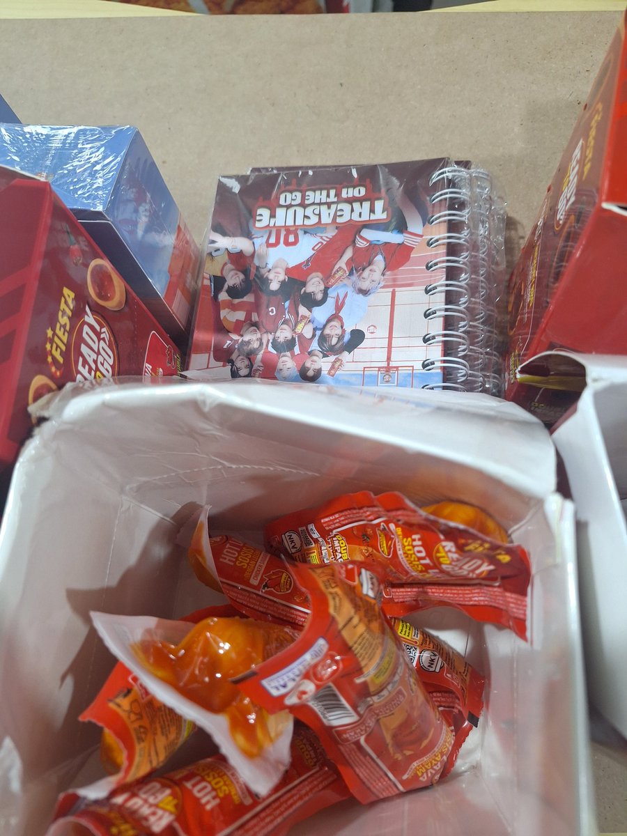 Di Stasiun Tanah Abang masih banyak nih note n PC Treasure