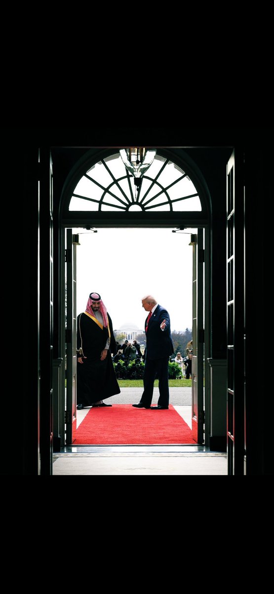 #السعودية_العظمى
عزنا وفخرنا 🇸🇦
ولي العهد بارك الله فيك وفي عملك وجهدك 
وطول الله بعمرك بالصحه والعافية يارب 🇸🇦