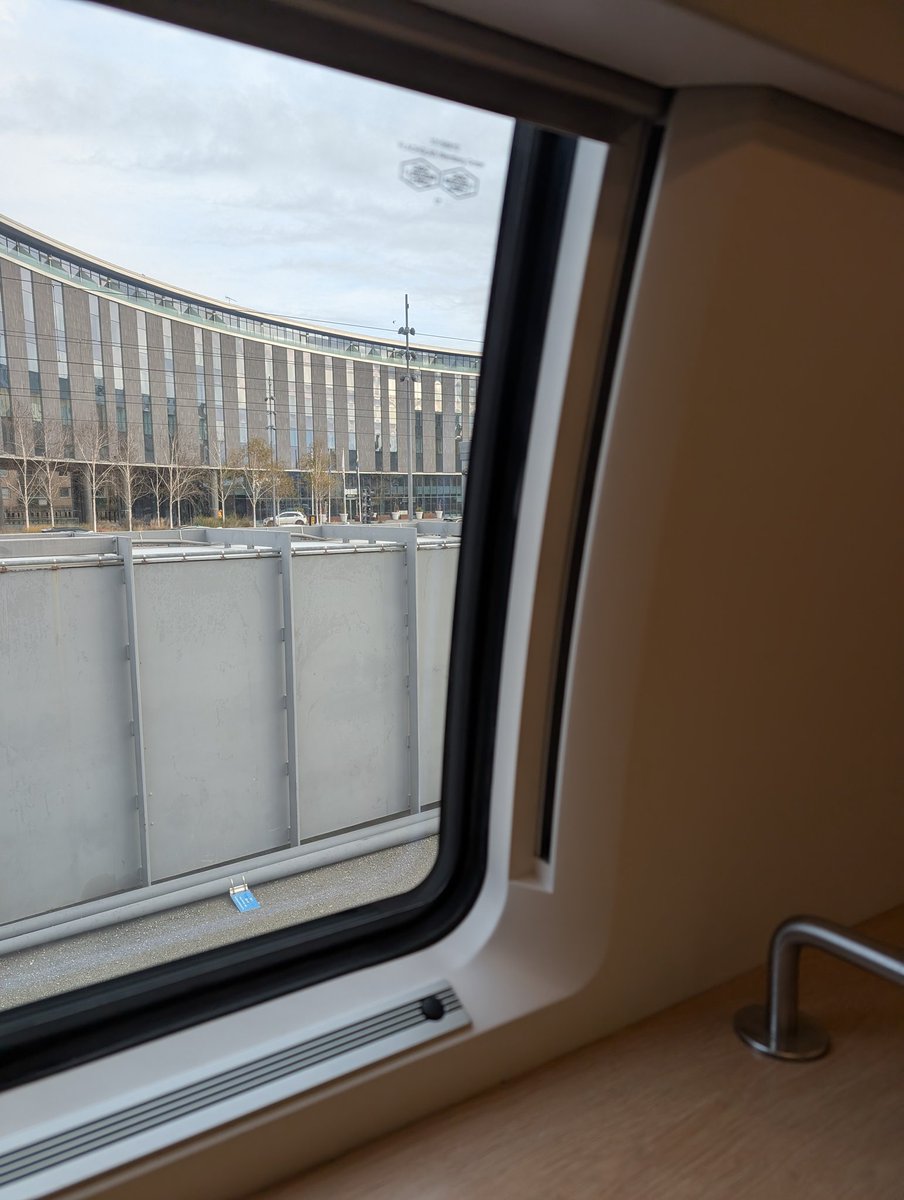 gamedin_77's tweet image. Kawoosh så välkomnar vi äntligen helgen 😍☕✅

Jahopp tåg förseningar som omväxling  Se när man kommer hem i dag då. 🤔

#workisdone✅ #äntligenhelg❤️ #alwaysloockonthebridesideoflife💜