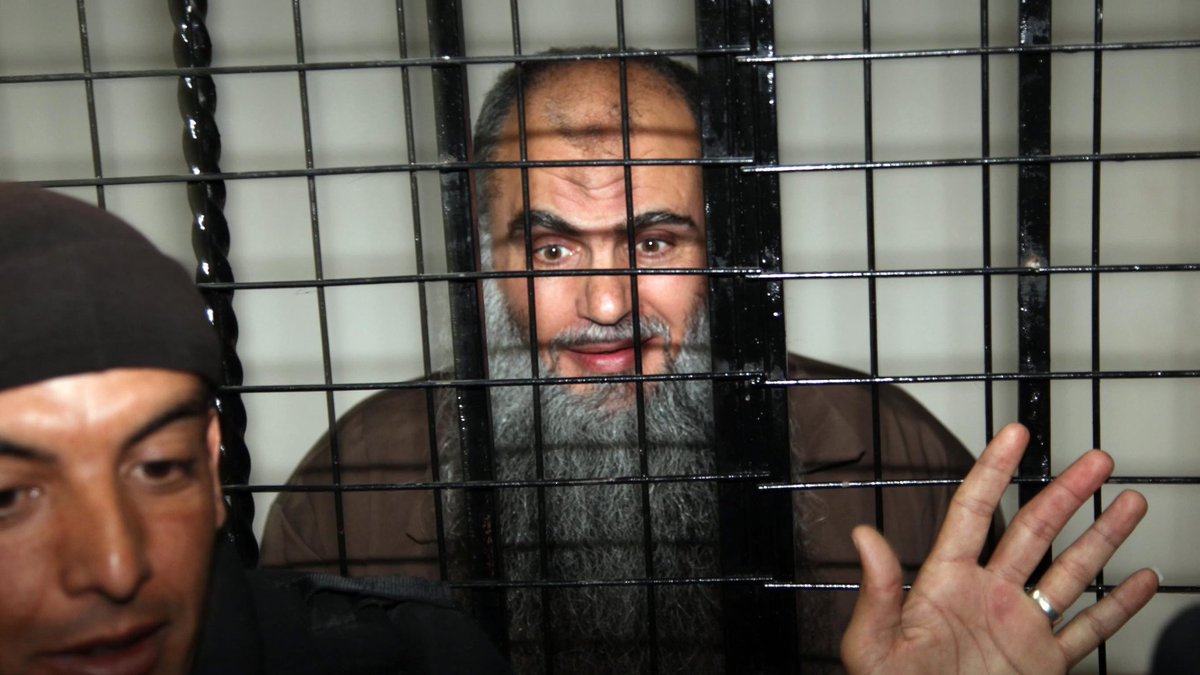 mahfildijital's tweet image. 🔴 Filistinli ilim adamı Ebu Katade el-Filistini:

Savaş yaklaşıyor; uzun yıllardan değil, şu anda kapımızı çalan bir savaştan bahsediyorum.

Bu yüzden sabredin, çok az kaldı. Birbirinizi sevin ve birlik olun. Bunu yapmazsanız Allah sizi daha hayırlılar ile değiştirir.…