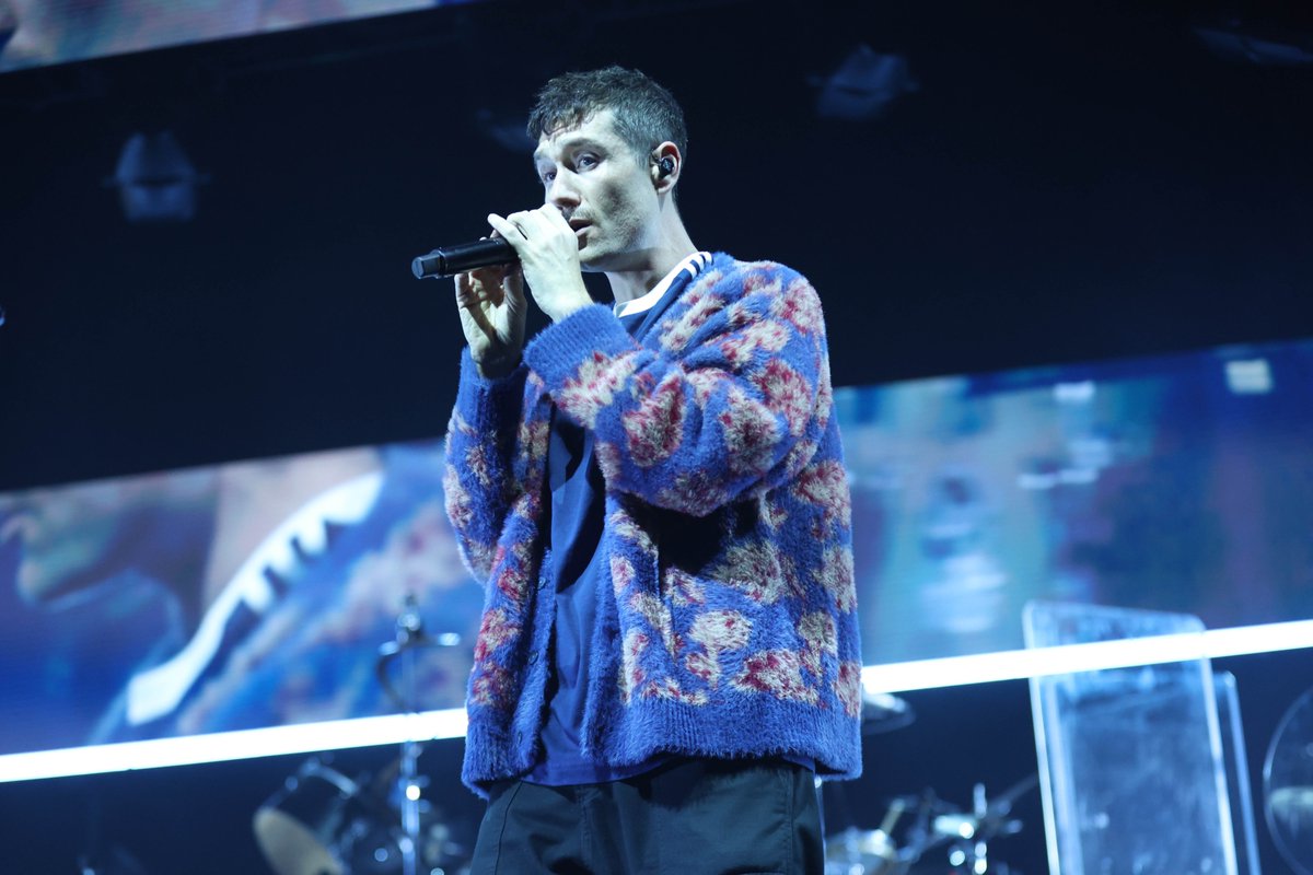 gigview's tweet image. . @bastille performing at the @theo2london on their From All Sides Tour last night full gallery here gigview.co.uk/photos.html #Bastille #theo2arena #musicphotography #festivalphotography #canon #canonphotography