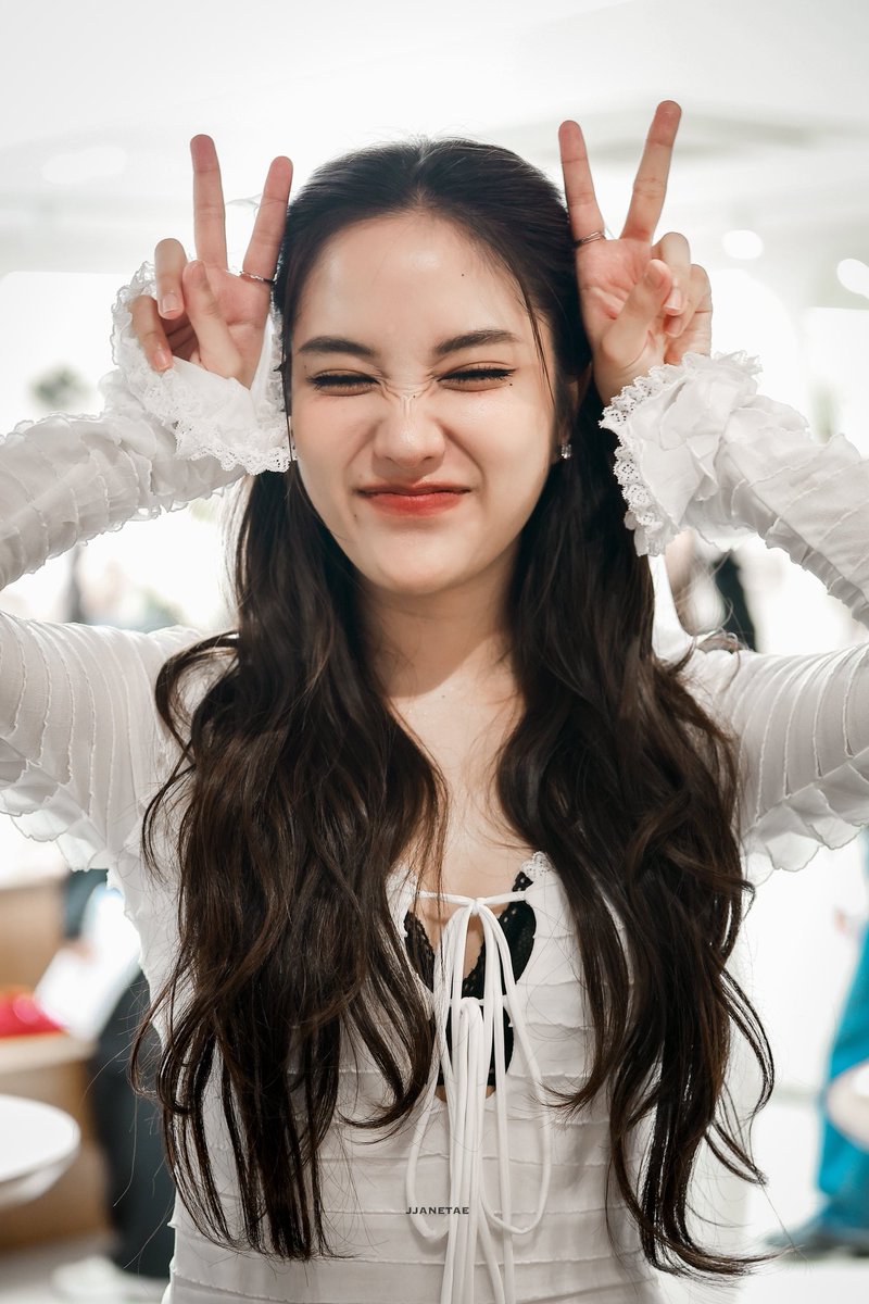 itsbecfreen_'s tweet image. 😭😭😭🤏🏻🤏🏻🤏🏻

SAROCHA X VIVAIA SIAM CENTER
#FREENxVIVAIATH
#srchafreen