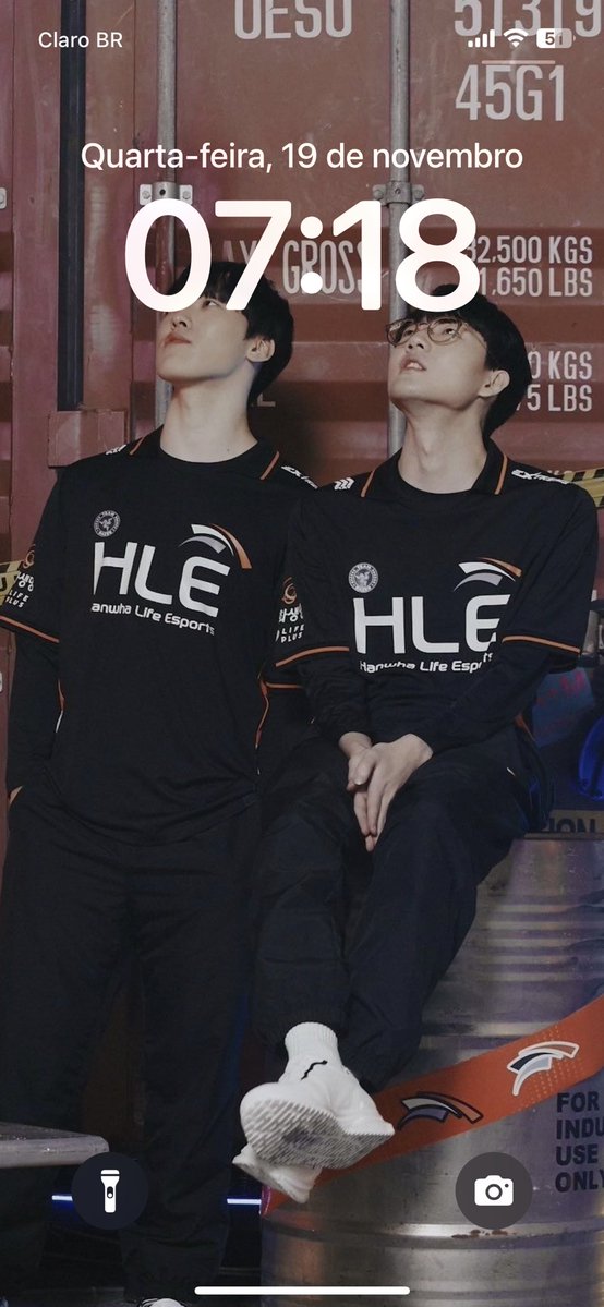 dev_evt's tweet image. Usei esse wallpaper por tanto tempo, fim de uma era