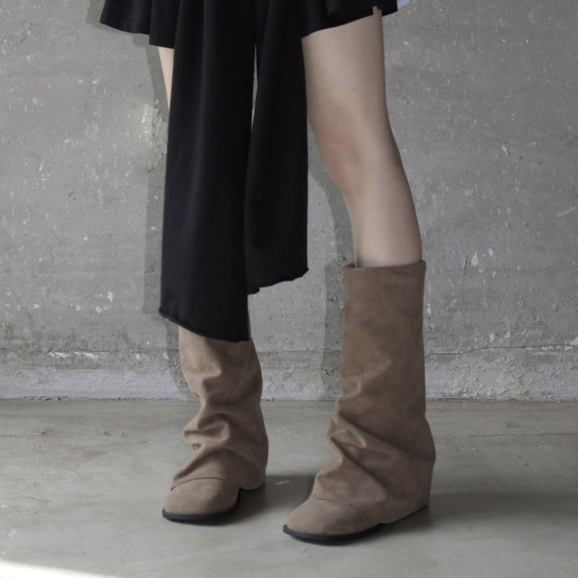 eunnko's tweet image. ∗ ㄴㅁ 맘에 드는 워머 롱부츠를 발견함.. 연말에 신고 싶음 💭🪽
s.zigzag.kr/TzToWWChBb