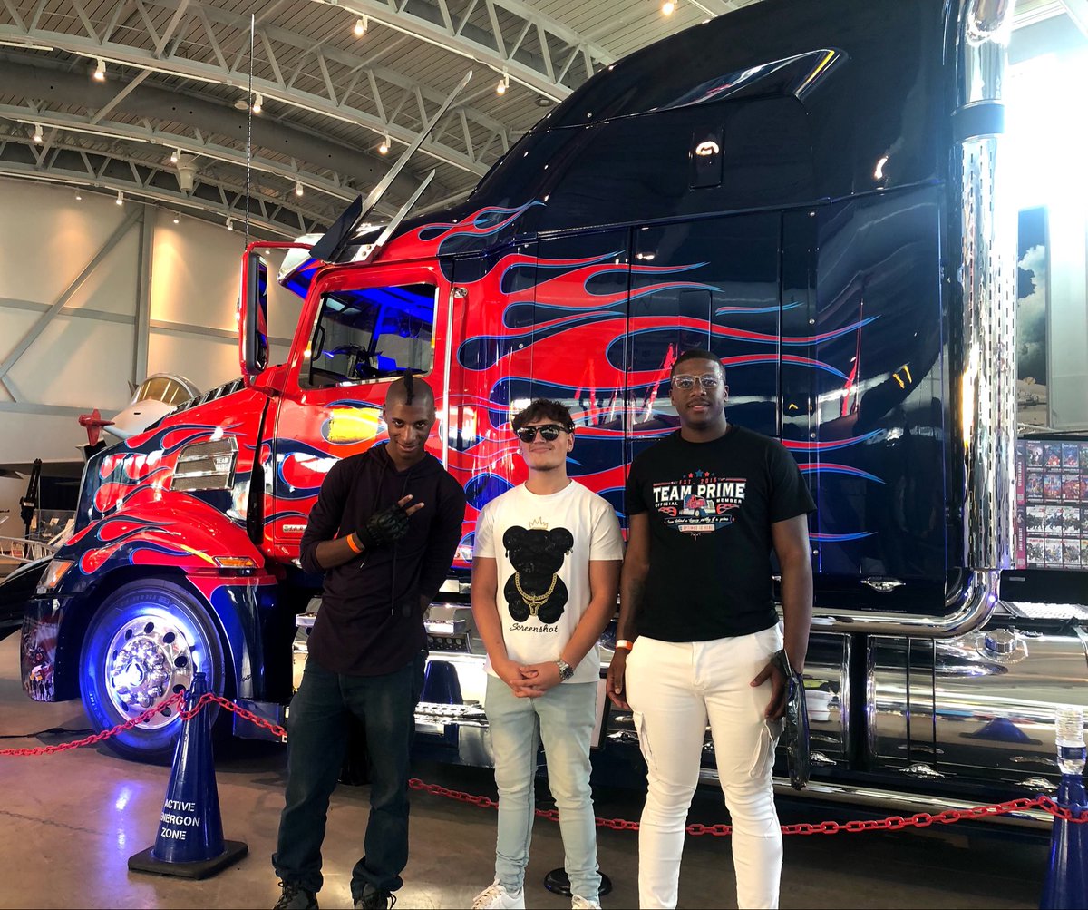 StealthLeadfoot's tweet photo. I’ve had an amazing time at PAX Museum with my Transformers Family. Huge thanks to Leo Gillespie for this amazing event! I had a blast! It was great to catch up with everyone and to be apart of the event on both Saturday and Sunday! Until we meet again. ‘Til all are one 🫡 https://t.co/F6quWBRlSo