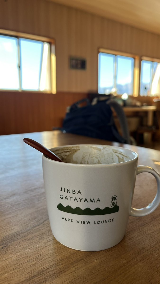 maimaimaiko3068's tweet image. 陣馬形山山荘

暖炉、こたつで暖かい