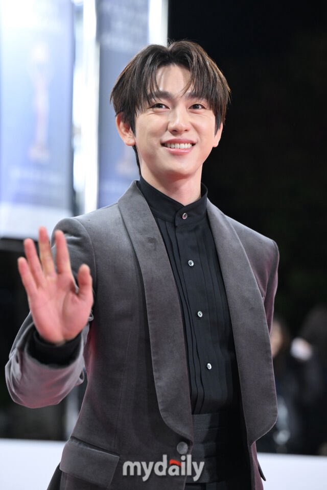 cyjprint's tweet image. 251119 | Park Jinyoung at The 46th Blue Dragon Film Awards Red Carpet 

#Jinyoung #진영 @JINYOUNG
#GOT7 #HiFive #Hi5 #하이파이브