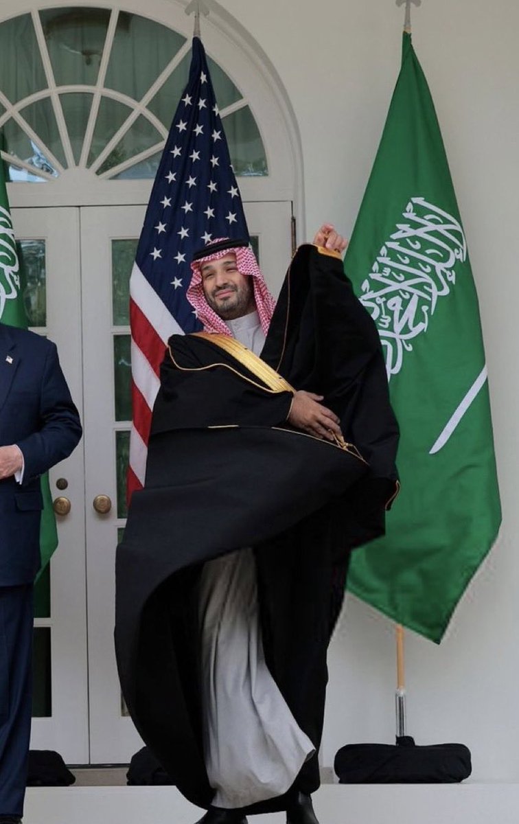 "سيدي الامير"
"محمد بن سلمان بن عبدالعزيز"
اسال الله ان ينفع بك البلاد والعباد🇸🇦🤍
