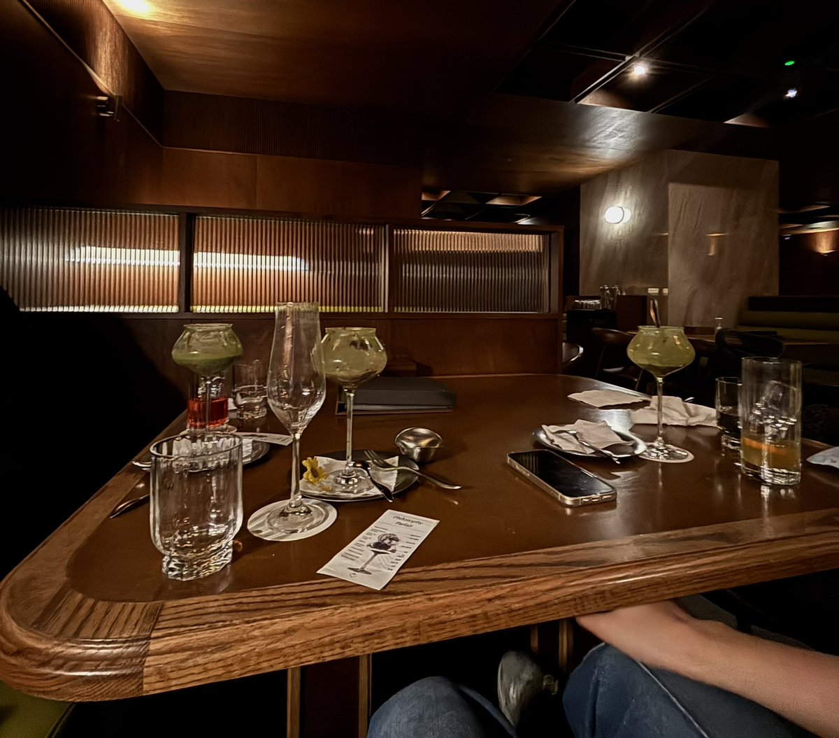 palgulee's tweet image. 칵테일바에서 파르페 먹기