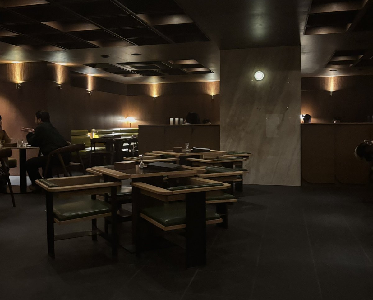 palgulee's tweet image. 칵테일바에서 파르페 먹기