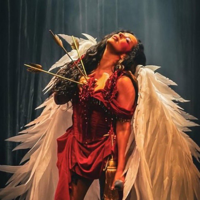 AccessJadeT's tweet image. 🚨 According to The Colture, those are the names of the 8 plus songs on “That’s Showbiz Baby!” Deluxe.