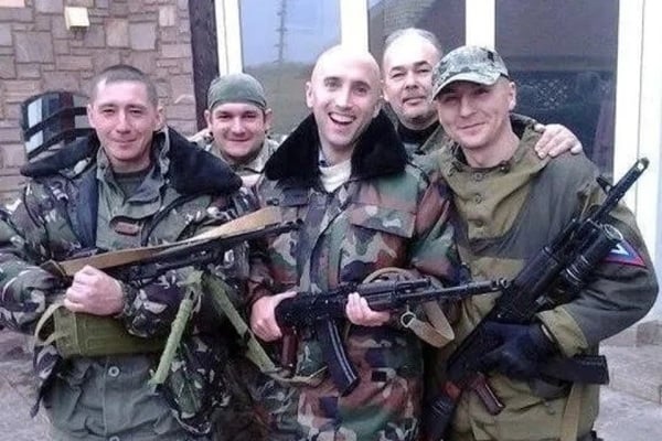 LondonLovesBiz's tweet photo. Exclusive: Brit Graham Phillips exposed as Putin’s thug wanted for war crimes .@olddog100ua
#GrahamPhillips #WarCrimes
#Russia #Ukraine @JohnHealey_MP - https://t.co/fEQYpHz4C4 https://t.co/W8515SqxD5