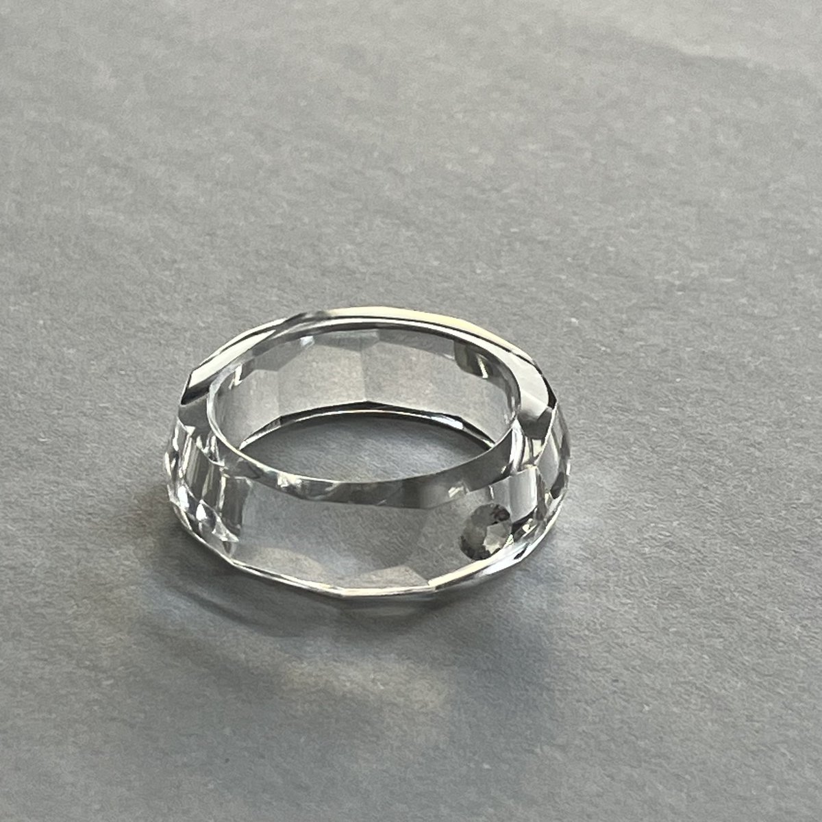 Takahiro__Omori's tweet image. 【プレゼント企画】

新作のホワイトサファイアの水晶リングをプレゼントします。

景品▶　ホワイトサファイアの水晶リング1点(1名分)
応募▶　フォロー＆リポスト
〆切▶　11/25(木)22:00

※リングサイズは#0.5単位で選択可

#プレゼント企画