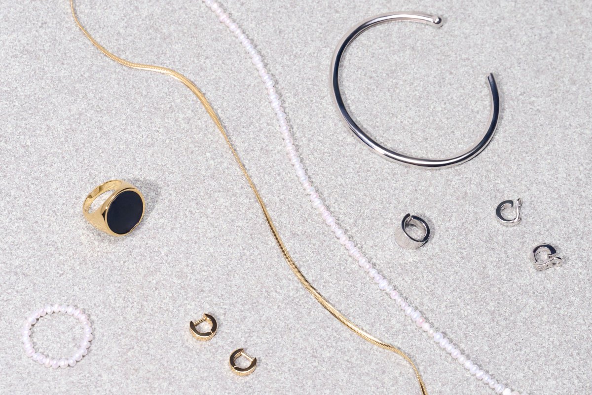 先行販売終了まで残り3時間
＿＿＿＿＿＿＿＿＿＿＿＿＿＿＿⏰

赤西仁×錦戸亮によるジュエリーブランド
「JeRagen」の記念すべき初コレクション

いち早くお手元にお届けできるのは
本日の23:59までのご注文分になります。

お見逃しのないよう
オンラインサイトをチェック。

先行販売期間：