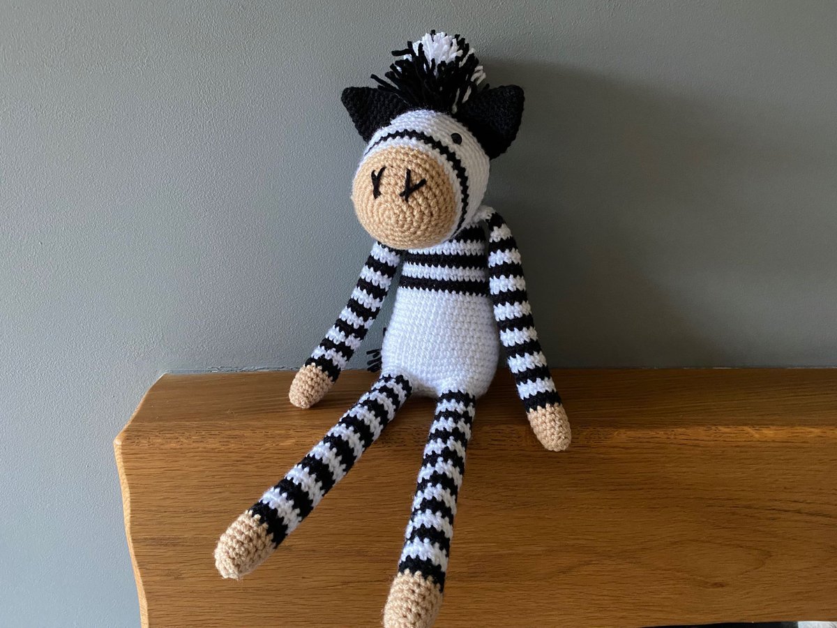 Tanyawarren's tweet image. There is a huge variety of animals available at Bitzas including this chap.  This zany zebra is ready for cuddles and would make a fun gift 😊

bitzas.etsy.com/listing/141806…

 #FirstTMaster #MHHSBD #CraftBizParty #shopindie