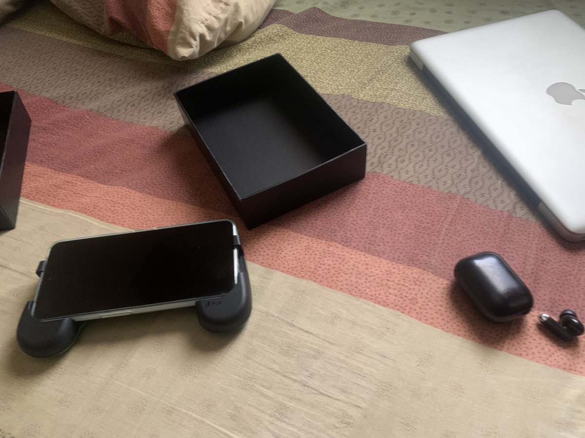 HinckleyWeb3's tweet image. Just picked up my package from @PuK_Gaming after the craziest delivery journey ever 😭🔥

UPS + Nigerian customs really took me on a full side quest, delays, back-and-forth, Akure to Benin for no reason, and I even had to travel myself to pick it up 😭💀