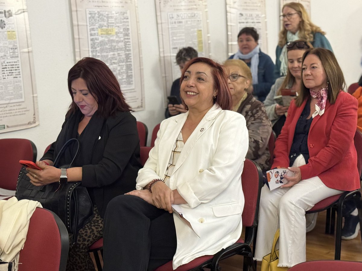 Chiru_Cartagena's tweet image. 📹 Presentación del vídeo de @APICESCT “Historias poderosas” ❤️

Gran trabajo de ÁPICES por este encuentro donde se narra la experiencia vital y se da voz a quienes, con valentía, han decidido contar su historia de superación e inclusión 🫂