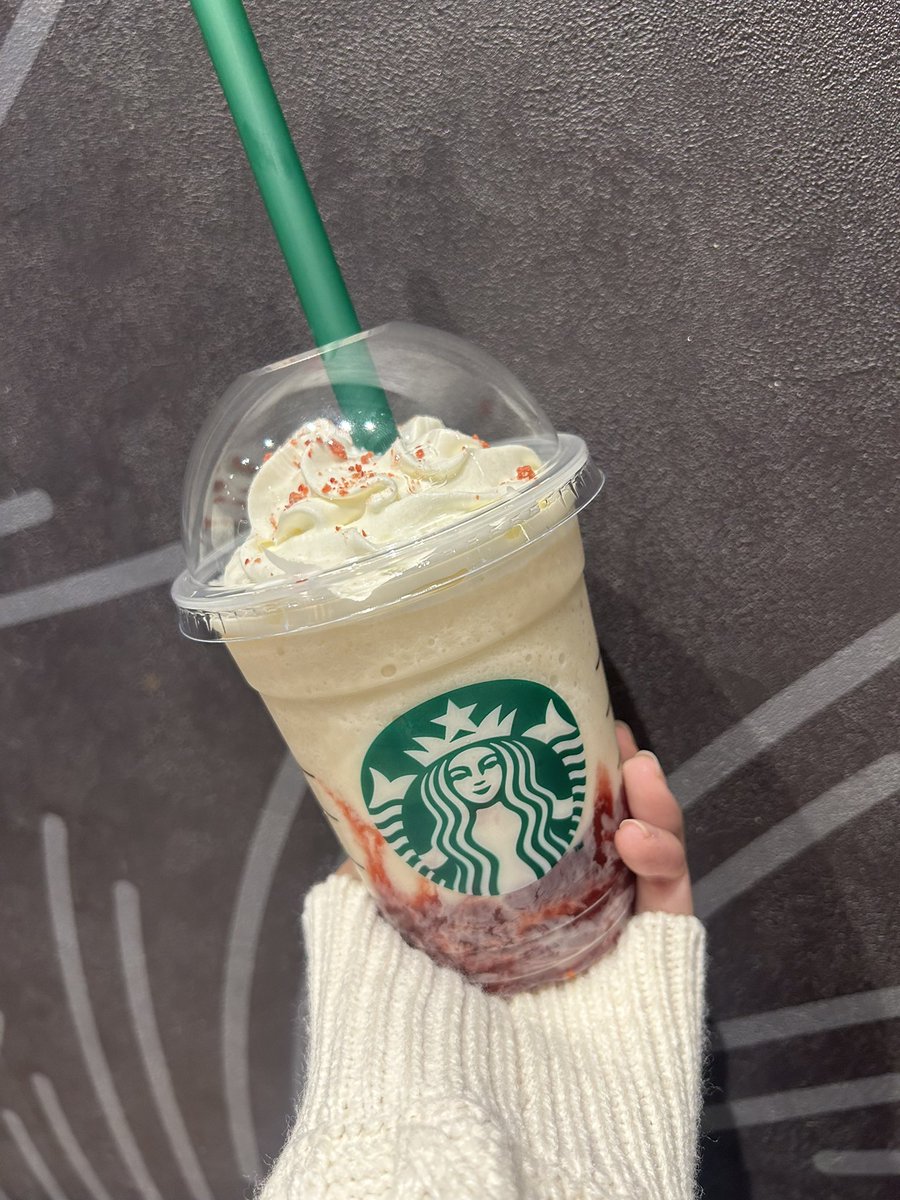 koikano_nrio's tweet image. ちょっと前に飲んだスタバのいちご、めーっちゃ美味しかった❣️
寒くなってきたしあっかいやつも飲みたいなぁ💭

もう飲んだ人はどんなやったか教えて〜！！🫶

▶︎ lin.ee/2EzxiH4

#コイカノ関西  #レンタル彼女
#関西デート #関西お出かけ