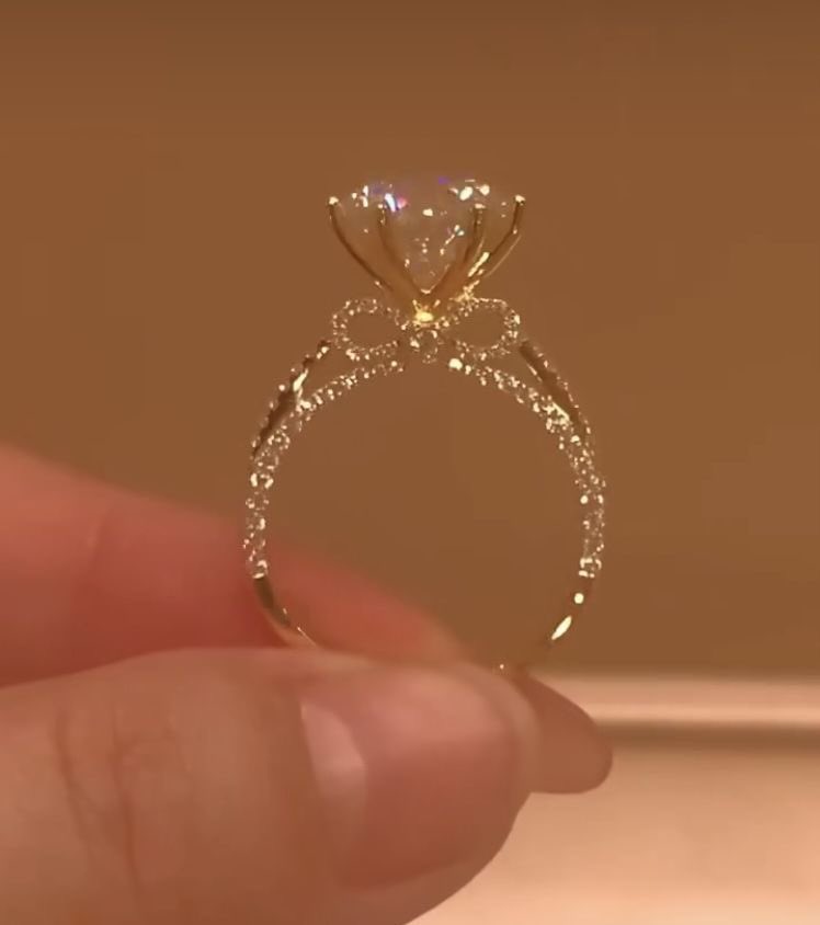 aesttics's tweet image. Princess ring ✨