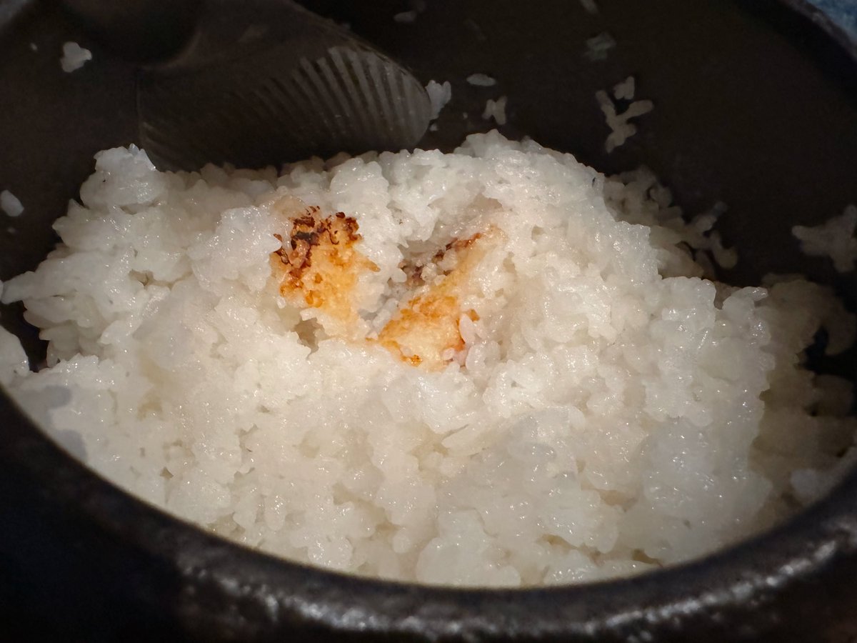 MelocoKyoran's tweet photo. 人生初土鍋！！！炊けた！！！！！
おこげ！！！！！！！！！！ https://t.co/5taX1vmrsm