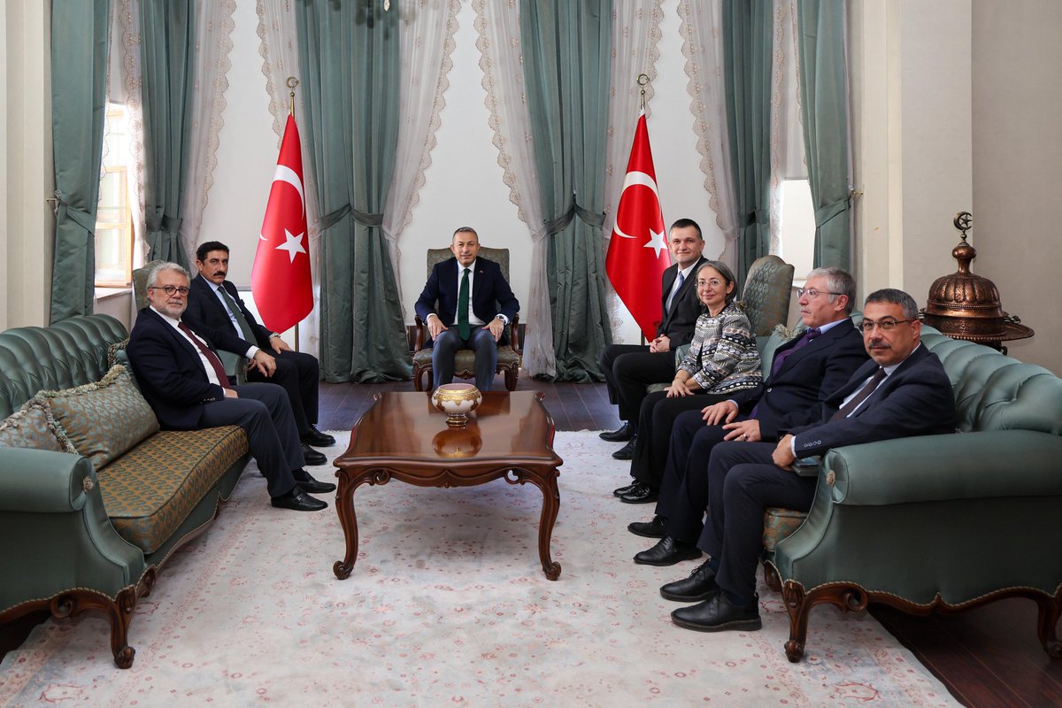 Valimiz Sayın Tahir Şahin, Kilis 7 Aralık Üniversitesi Rektörümüz Prof. Dr. Sayın Zekeriya Akman, ODTÜ TEKNOKENT Yönetim A.Ş. Genel Müdürü Sayın Serdar Raşit Alemdar ve beraberindeki misafirleri kabul etti.

#Kilis