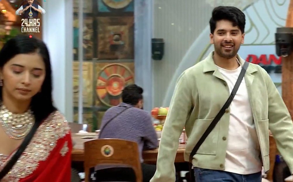 ahanat117's tweet image. Obsession with Tanya is in their genes. 😌

My girl is unbothered and don&apos;t give a damn about mallik&apos;s. 🥱

#TanyaMittal #BiggBoss19