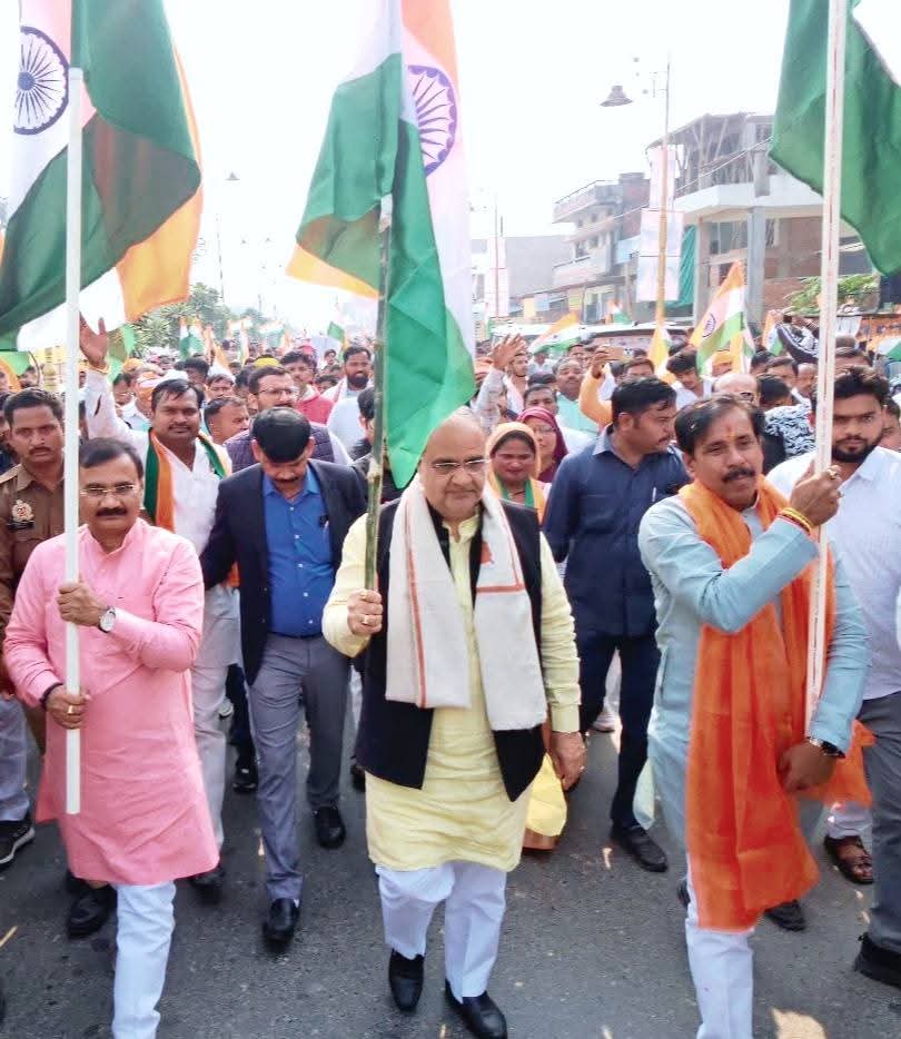 dileeppatelbjp's tweet image. राष्ट्रीय एकता एवं अखंडता के नायक &apos;लौहपुरुष&apos; सरदार वल्लभभाई पटेल जी के 150 वीं जयंती समारोह अभियान के अंतर्गत वाराणसी जिले के विधानसभा क्षेत्र शिवपुर में &quot;एकता पदयात्रा&quot; ( यूनिटी मार्च) में सम्मिलित हुआ।
 
मुख्य अतिथि लोकप्रिय मा. प्रदेश अध्यक्ष भाजपा श्री भूपेंद्र सिंह चौधरी जी…