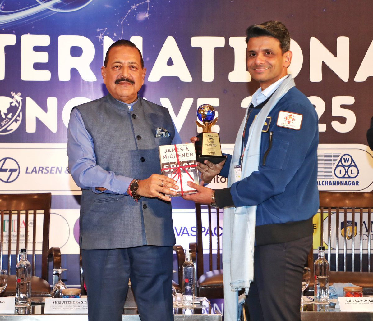 DrJitendraSingh's tweet image. Felicitation of Group Captain Shubhanshu Shukla, one of the astronauts for the upcoming #Gaganyaan mission, during the 2-day  “India International Space Conclave 2025”#IISC2025.