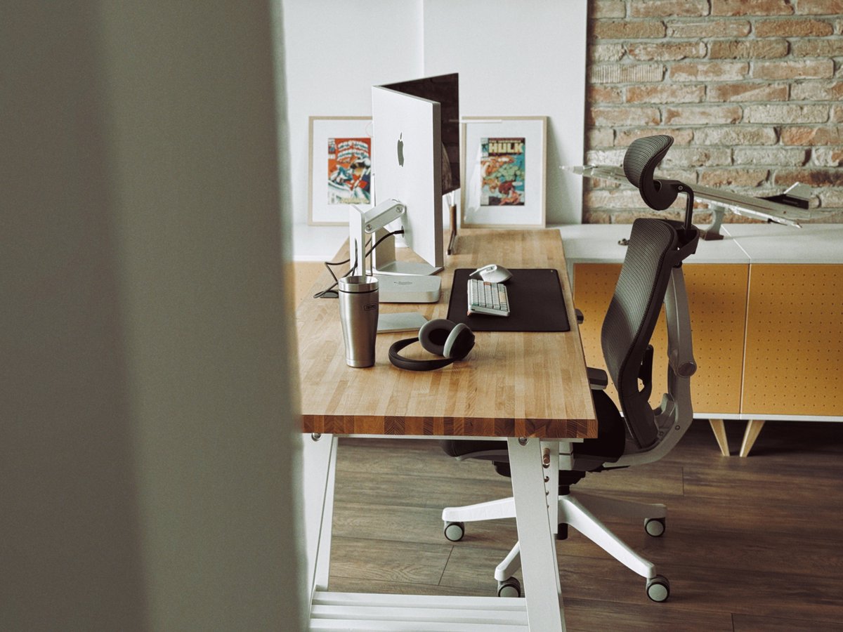 dariusdan's tweet image. More vibes from my desk. 👀