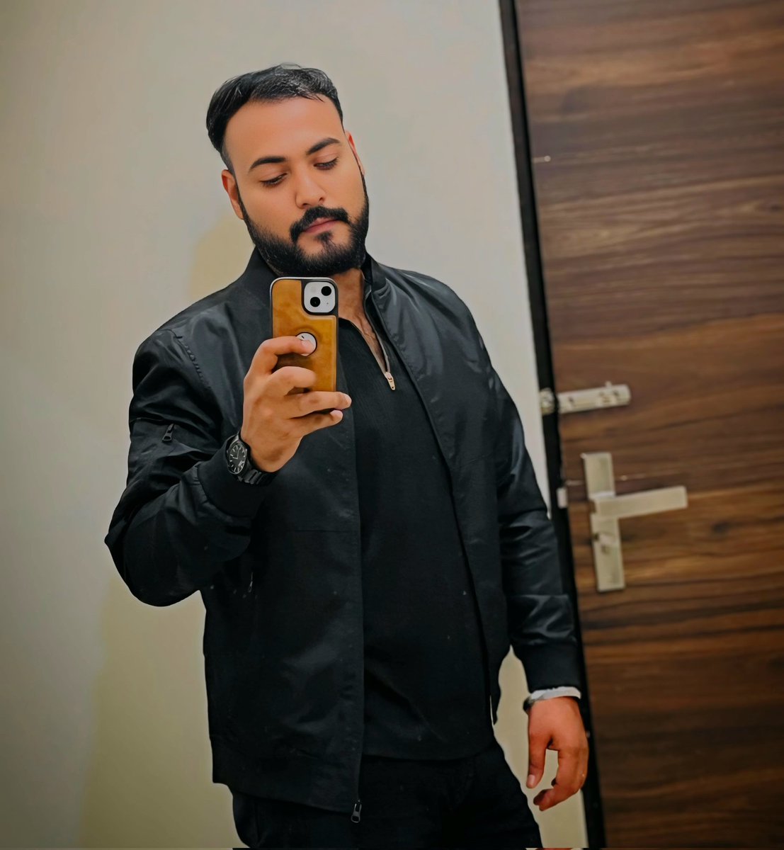 VSurota's tweet photo. #Black
#blackoutfit 
#allblacklook 
#weddingvibes❤️ 
#weddingphotography 
#weddinglook https://t.co/0Ks0iPZ3sf