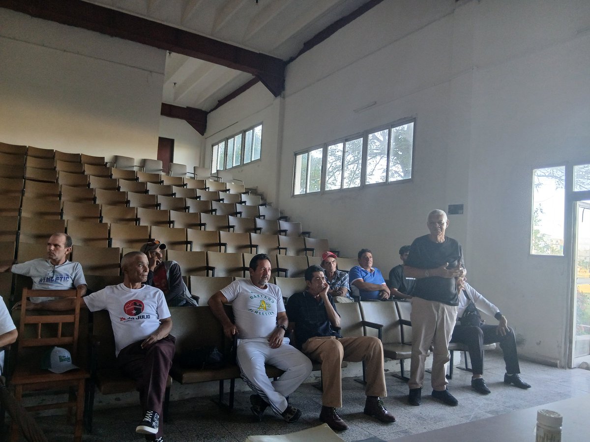 misleydisgo's tweet image. De manera muy crítica los delegados y electores del Consejo Popular 18 #LasTunas realizaron los señalamientos y recomendaciones al  Presidente dutante su rendición de cuenta sobre el cumplimiento de sus funciones y atribuciones.
#PoderPopular