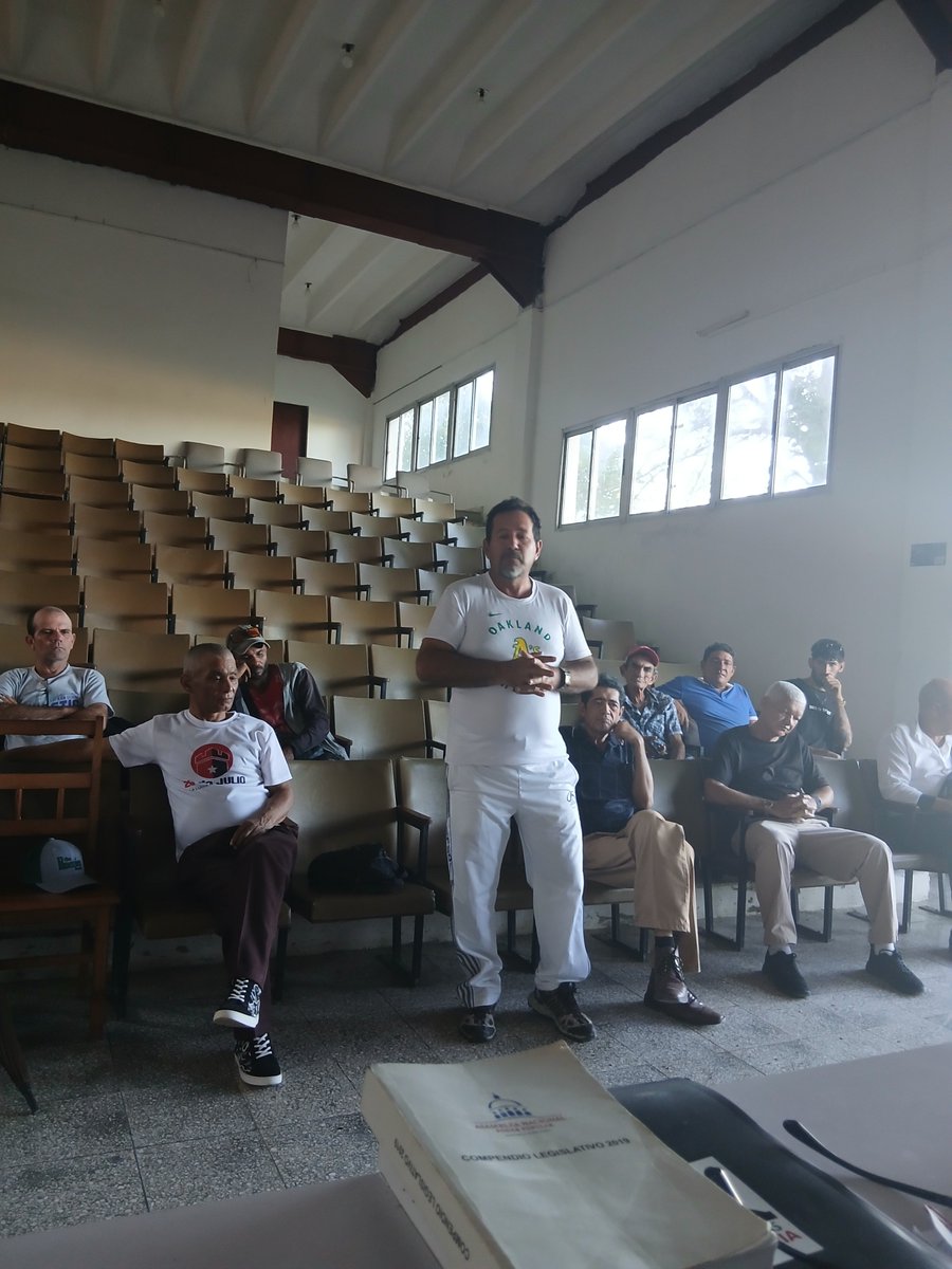 misleydisgo's tweet image. De manera muy crítica los delegados y electores del Consejo Popular 18 #LasTunas realizaron los señalamientos y recomendaciones al  Presidente dutante su rendición de cuenta sobre el cumplimiento de sus funciones y atribuciones.
#PoderPopular