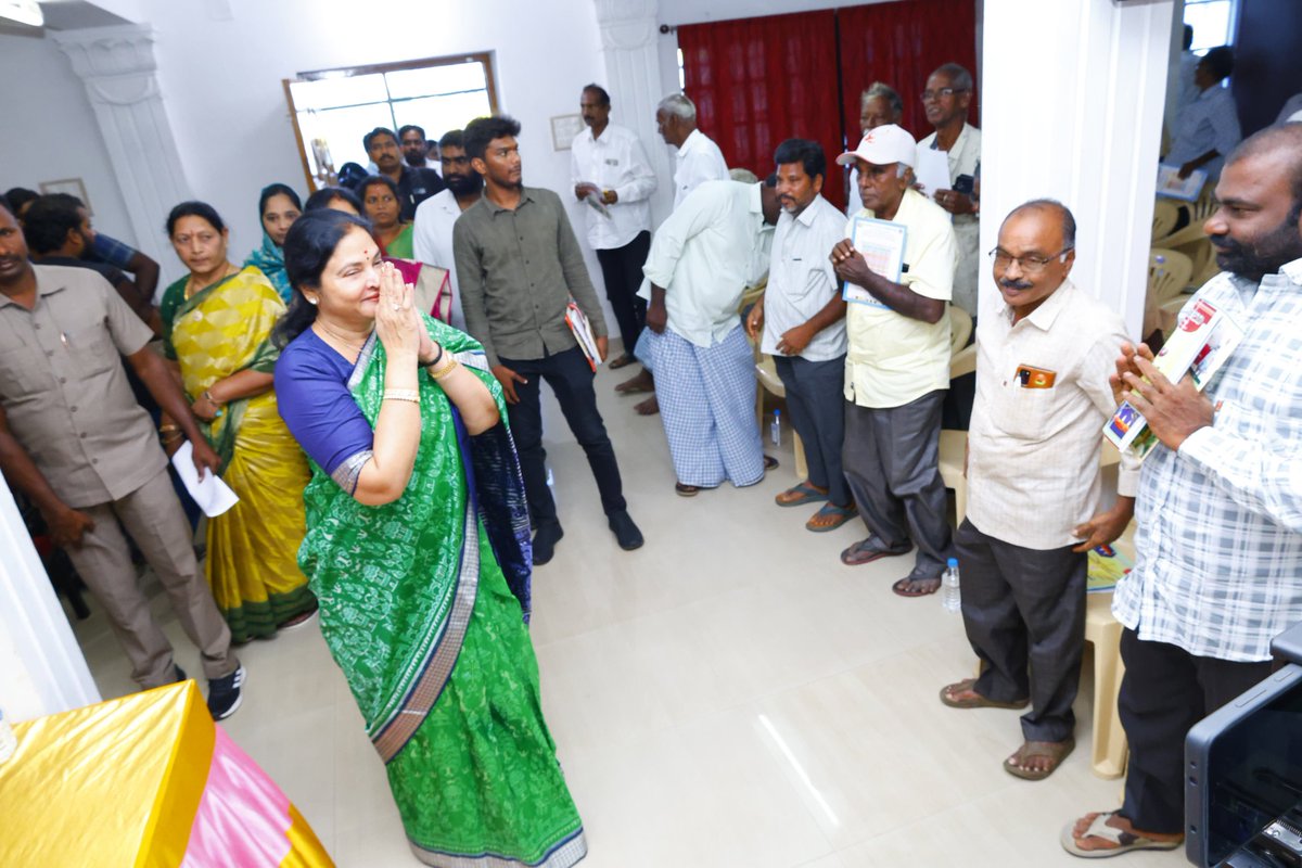 Prashanthi_VPR's tweet image. బుచ్చిరెడ్డిపాలెం మండలం, టౌన్ పరిధిలో గల, వవ్వేరు బ్యాంకు ఆవరణలో ఏర్పాటు చేసిన, బుచ్చిరెడ్డిపాలెం PACS మరియు వవ్వేరు కో-ఆపరేటివ్ రూరల్ క్రెడిట్ సొసైటీ వారి 72వ అఖిలభారత సహకార వారోత్సవాలు - 2025 కార్యక్రమంలో పాల్గొన్నాను.

సహకార రంగం ద్వారా గ్రామీణ ఆర్థిక వ్యవస్థ బలోపేతం…