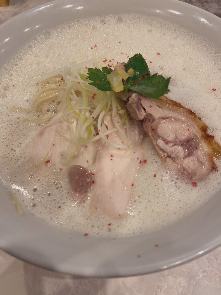 鶏白湯
散歩して行ったから0カロリー